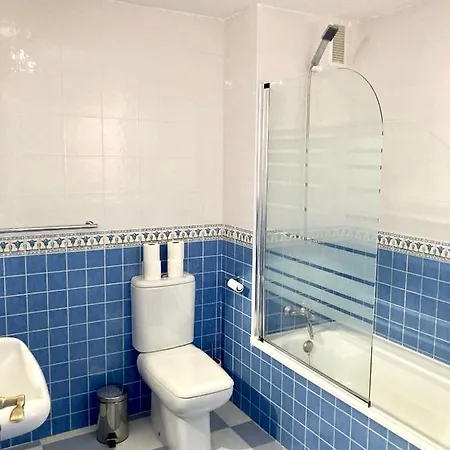 Apartment Elegant Penthouse Avec Vue Sur Piscine, Jardins, 2 *