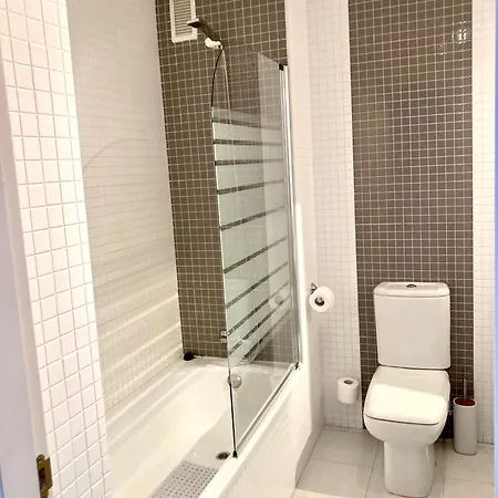 Elegant Penthouse Avec Vue Sur Piscine, Jardins, 2 Apartment *